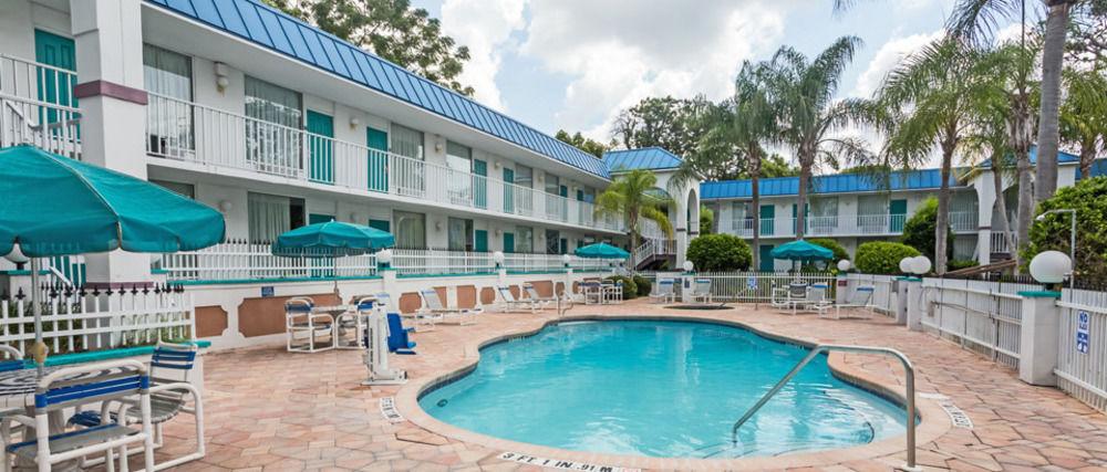 Days Inn & Suites By Wyndham Port Richey Bagian luar foto