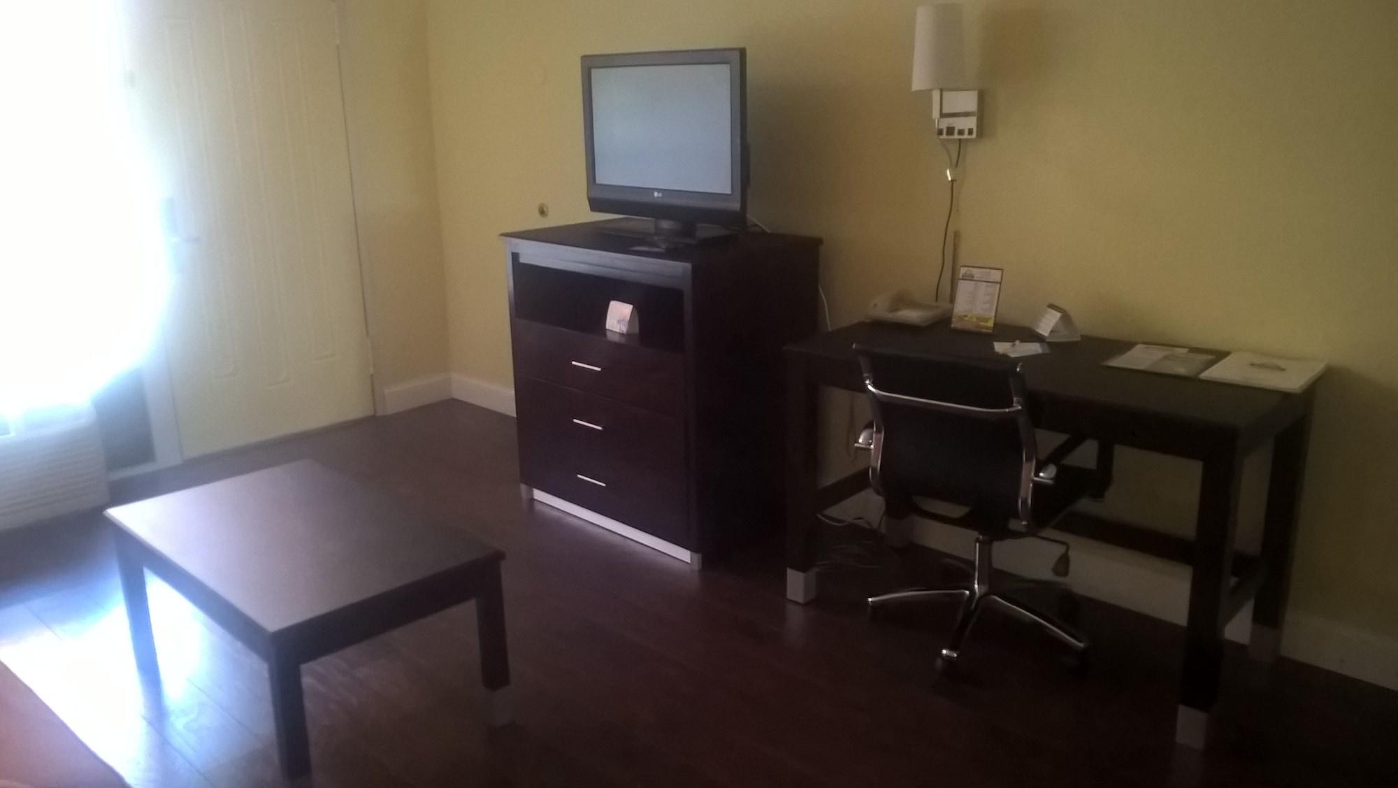Days Inn & Suites By Wyndham Port Richey Bagian luar foto