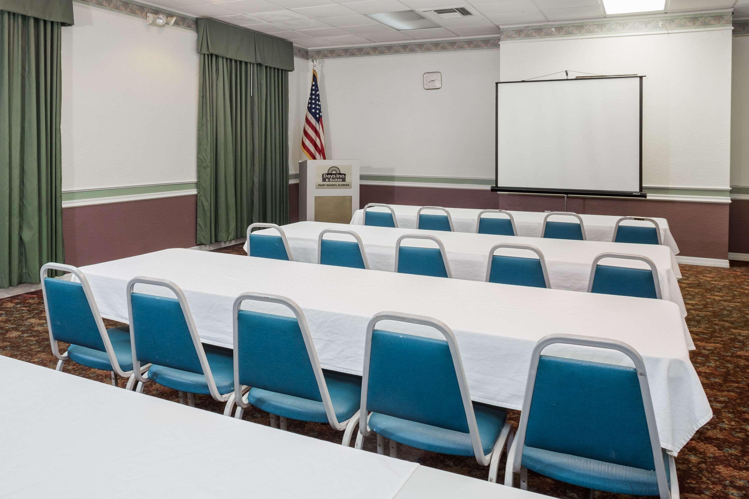 Days Inn & Suites By Wyndham Port Richey Bagian luar foto