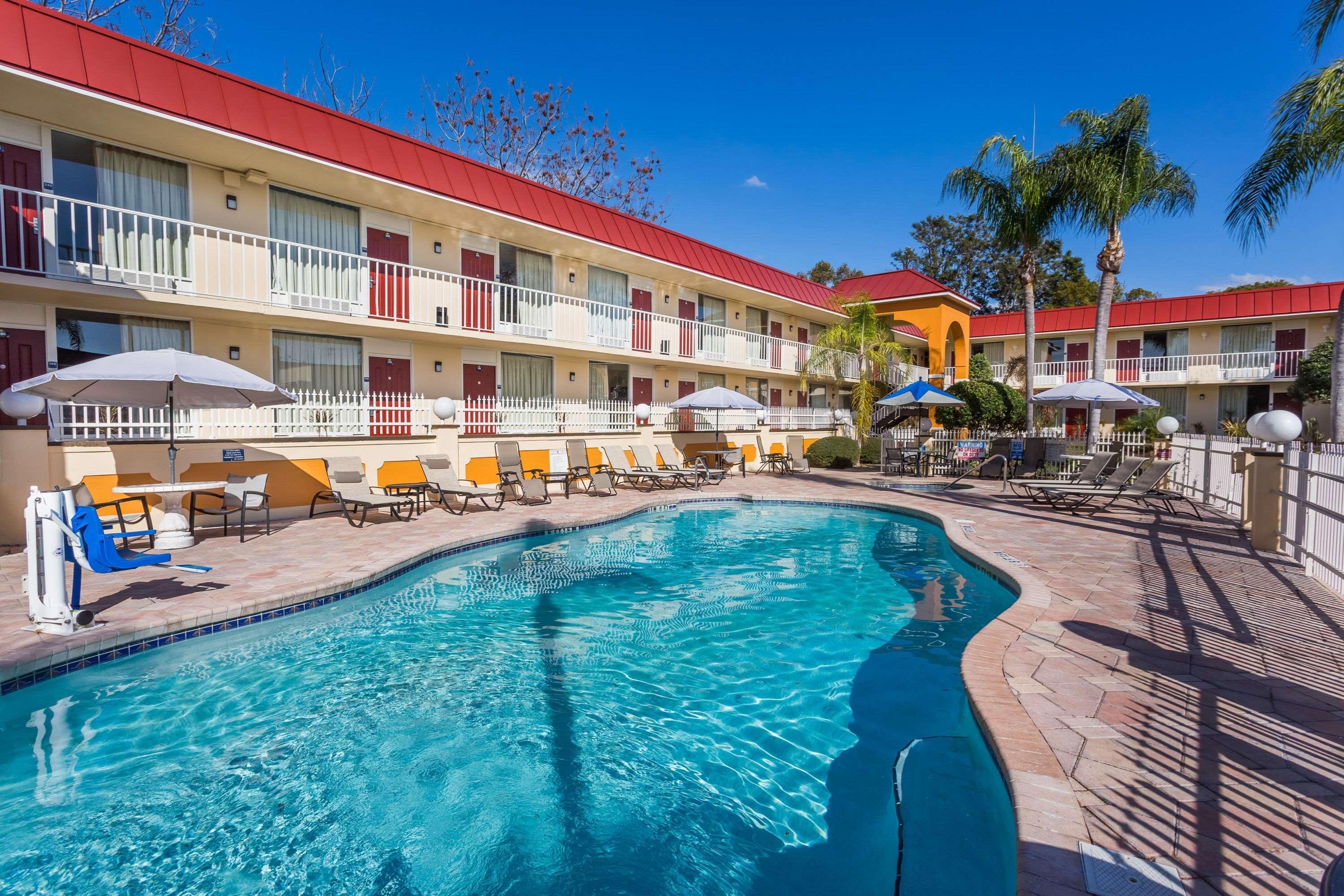 Days Inn & Suites By Wyndham Port Richey Bagian luar foto