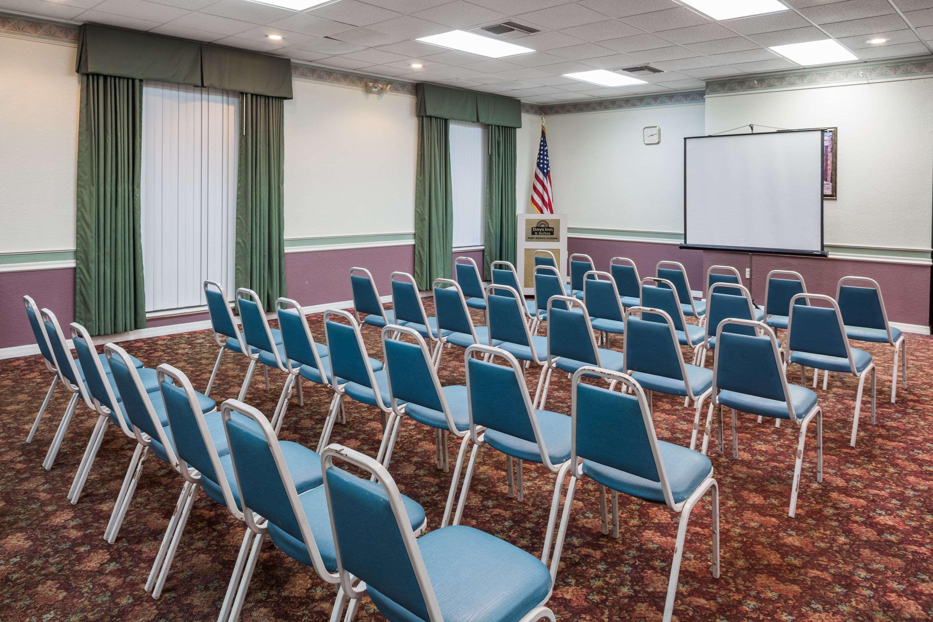 Days Inn & Suites By Wyndham Port Richey Bagian luar foto