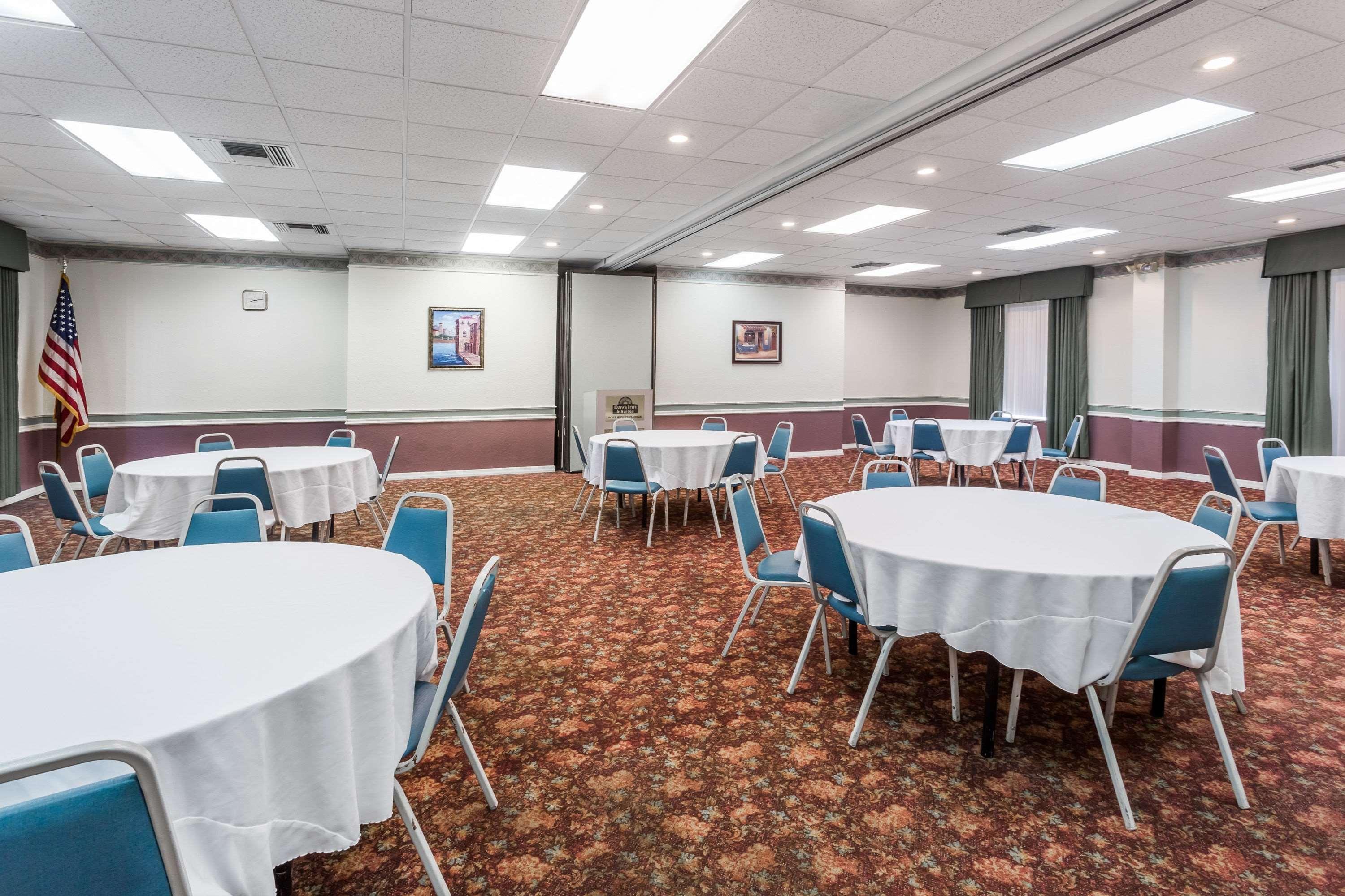 Days Inn & Suites By Wyndham Port Richey Bagian luar foto