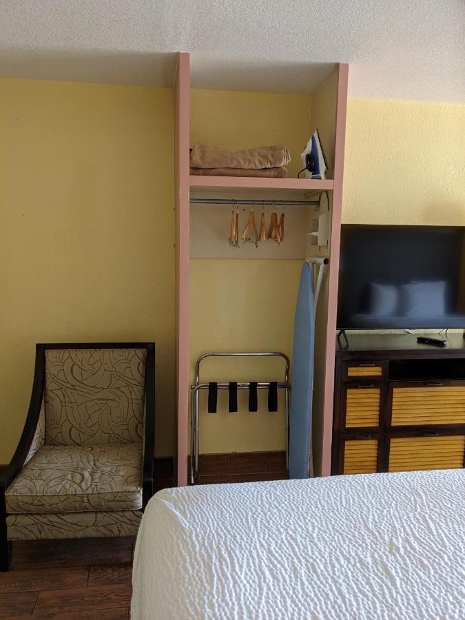 Days Inn & Suites By Wyndham Port Richey Bagian luar foto