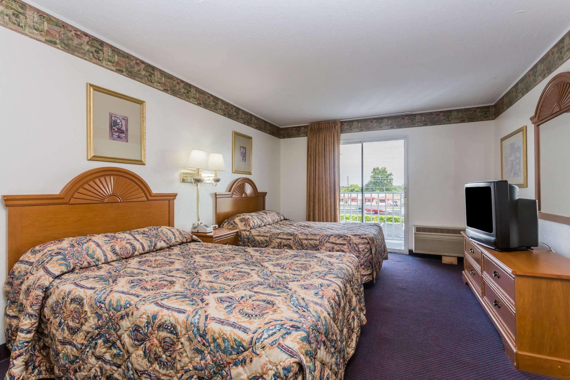 Days Inn & Suites By Wyndham Port Richey Bagian luar foto