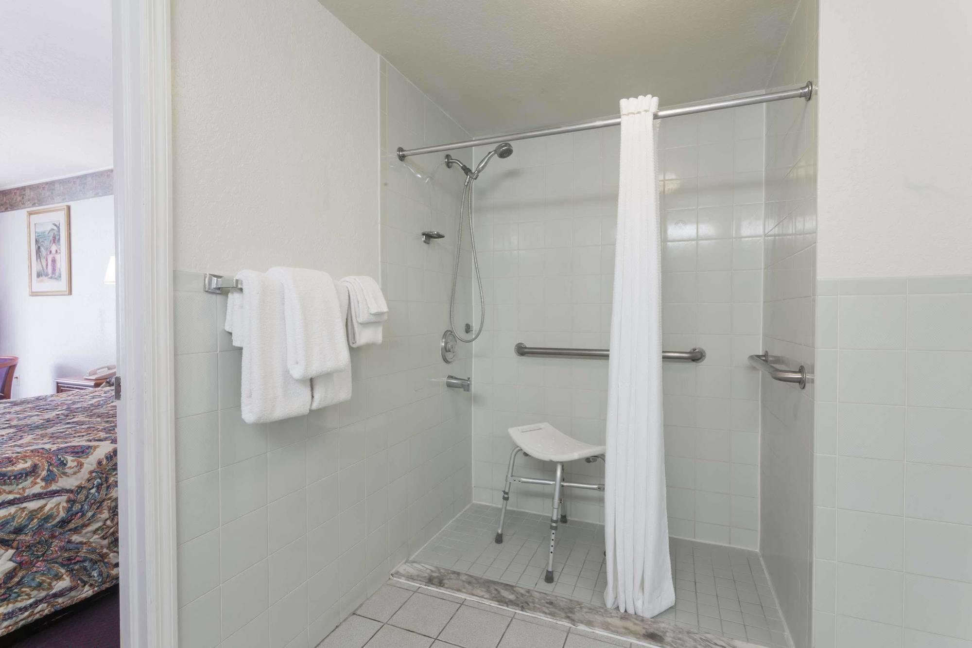 Days Inn & Suites By Wyndham Port Richey Bagian luar foto