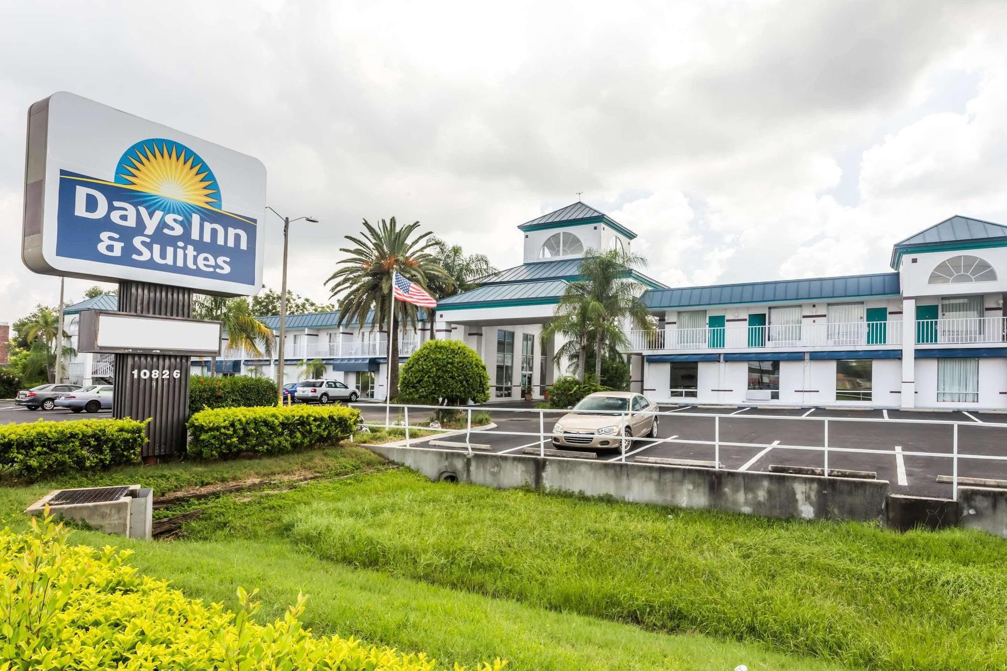Days Inn & Suites By Wyndham Port Richey Bagian luar foto